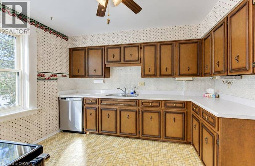61 MCGIVERN Street — photo 19 of 40