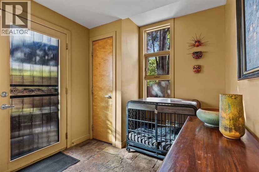 1717 7 Avenue NW — photo 11 of 40