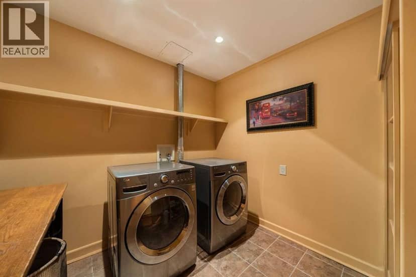 1717 7 Avenue NW — photo 24 of 40