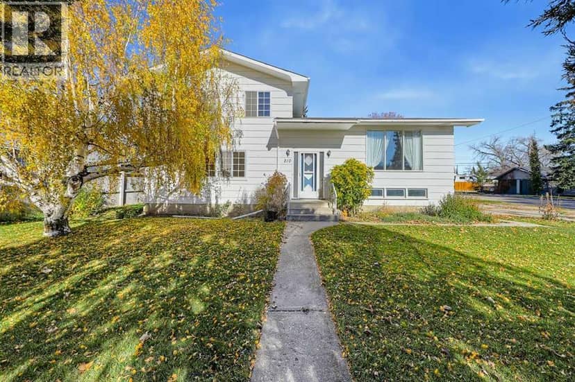 210 2 Avenue SE, High River, photo 2