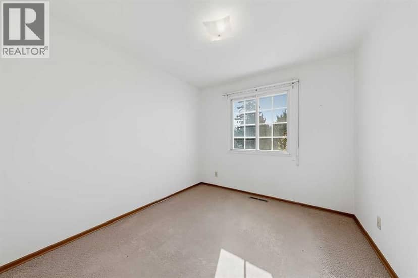 210 2 Avenue SE — photo 25 of 37