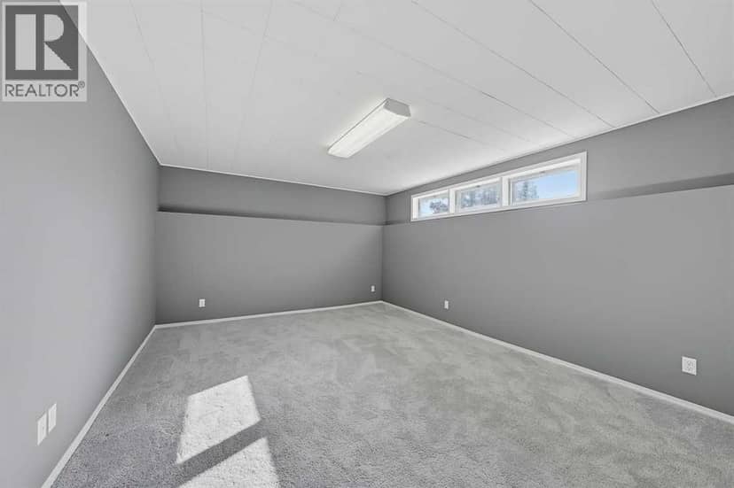 210 2 Avenue SE — photo 26 of 37