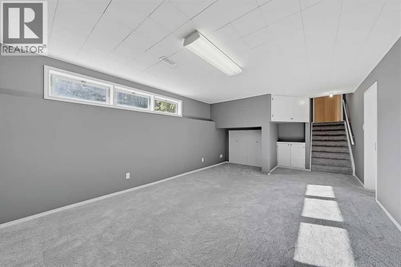 210 2 Avenue SE — photo 27 of 37