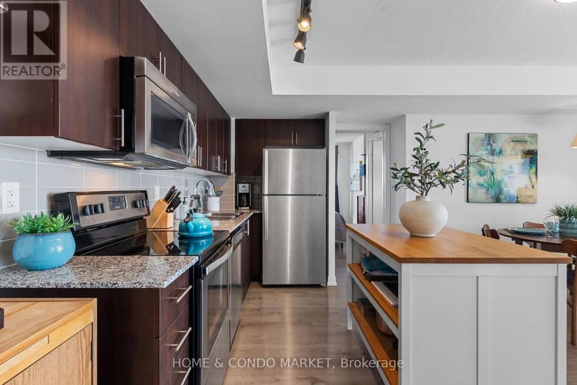 2404 - 1410 Dupont Street — photo 12 of 36