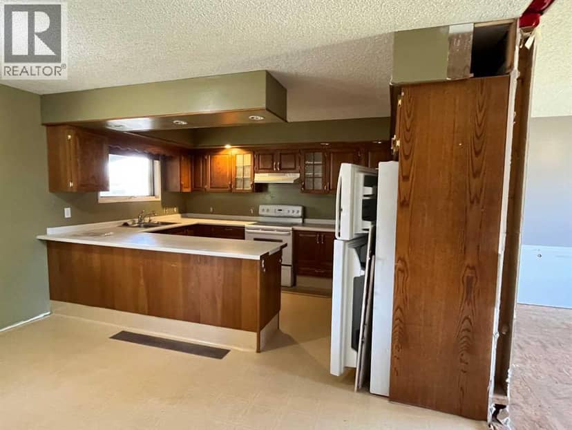 310E 300  N, Raymond, photo 4