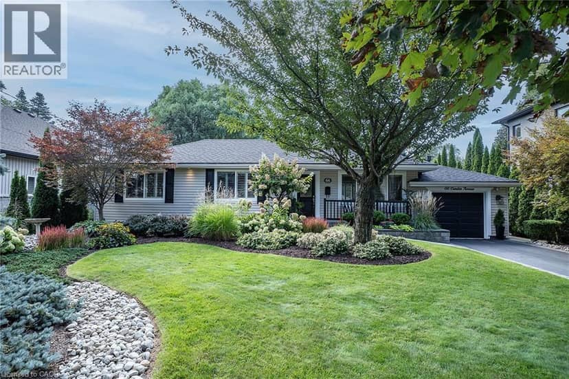 66 GARDEN Avenue, Ancaster