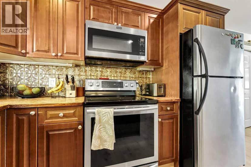78 Sunset Crescent SW — photo 17 of 40