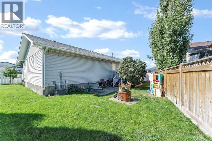78 Sunset Crescent SW — photo 40 of 40