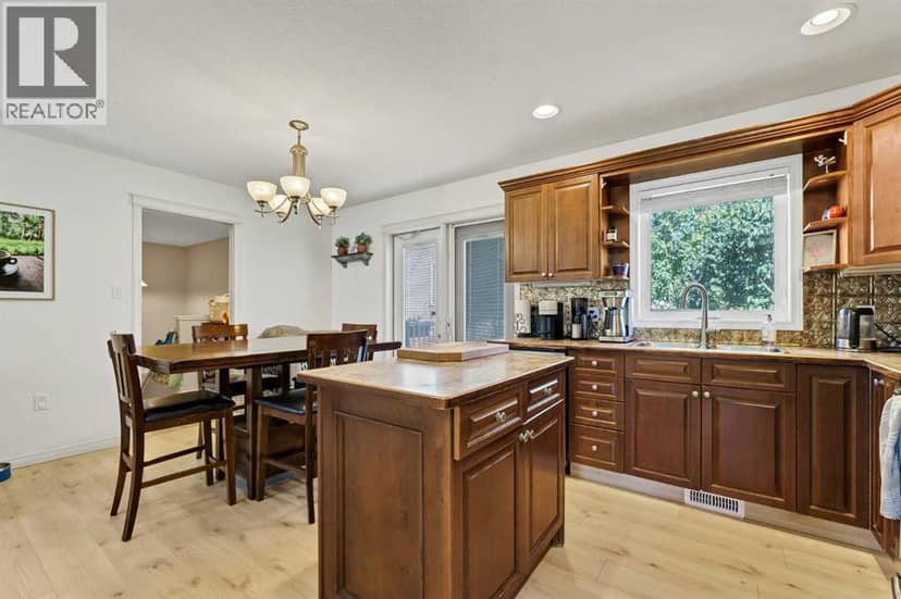 78 Sunset Crescent SW — photo 16 of 40