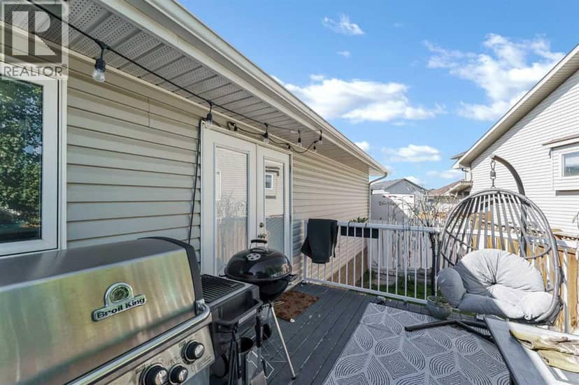 78 Sunset Crescent SW — photo 38 of 40
