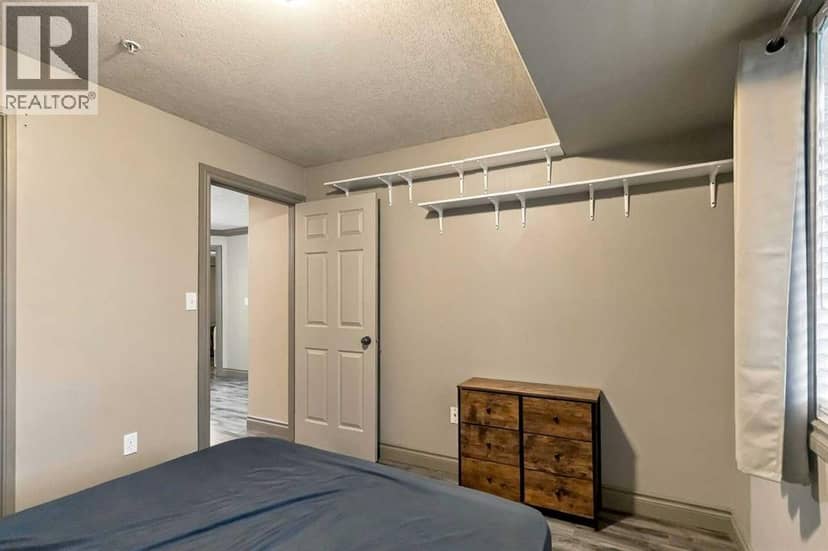 2205, 38 Riedel Street — photo 19 of 21