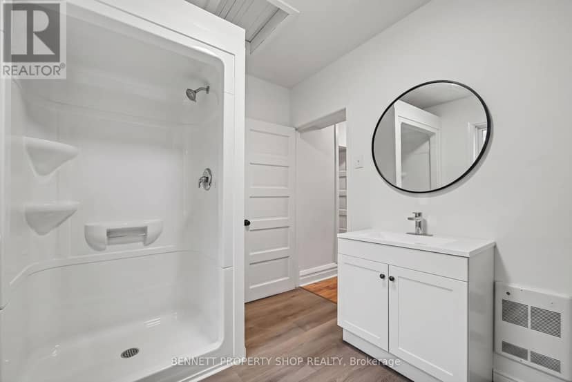 6107 3rd Line Road — photo 11 of 19