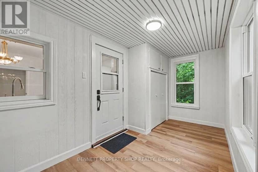6107 3rd Line Road — photo 13 of 19