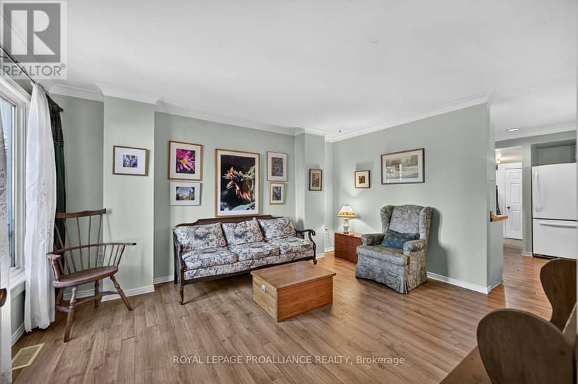 18 Thomas Street, Brockville, photo 7