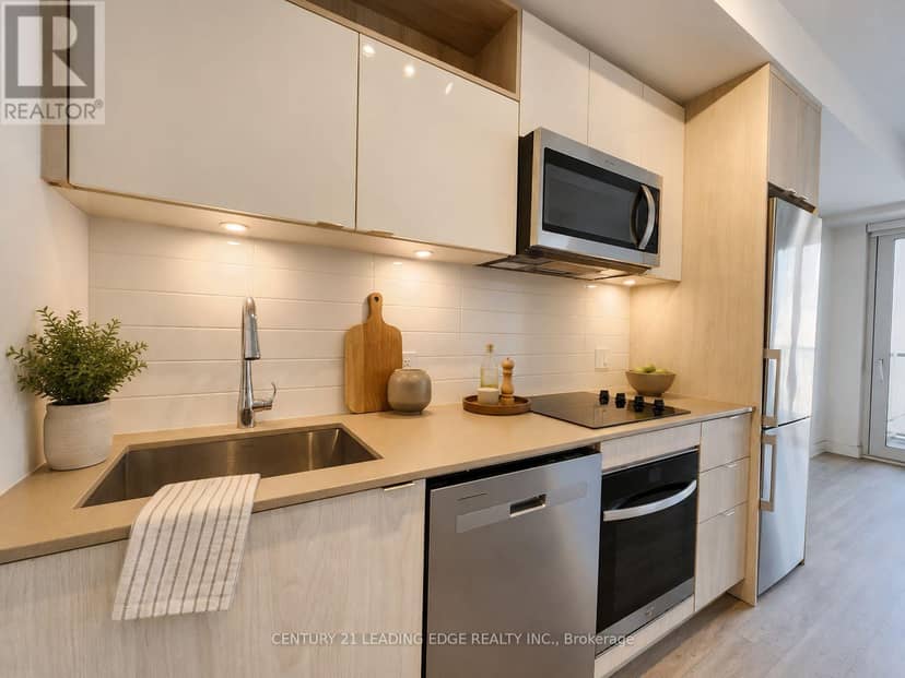565 - 135 Lower Sherbourne Street — photo 9 of 24