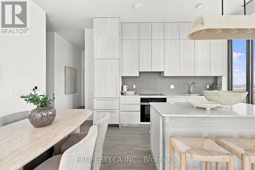 5104 - 8 Cumberland Street — photo 12 of 38