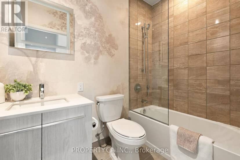 5104 - 8 Cumberland Street — photo 20 of 38