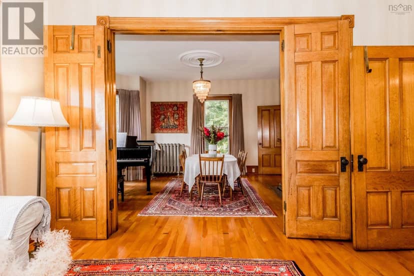 1330 Belcher Street — photo 12 of 40