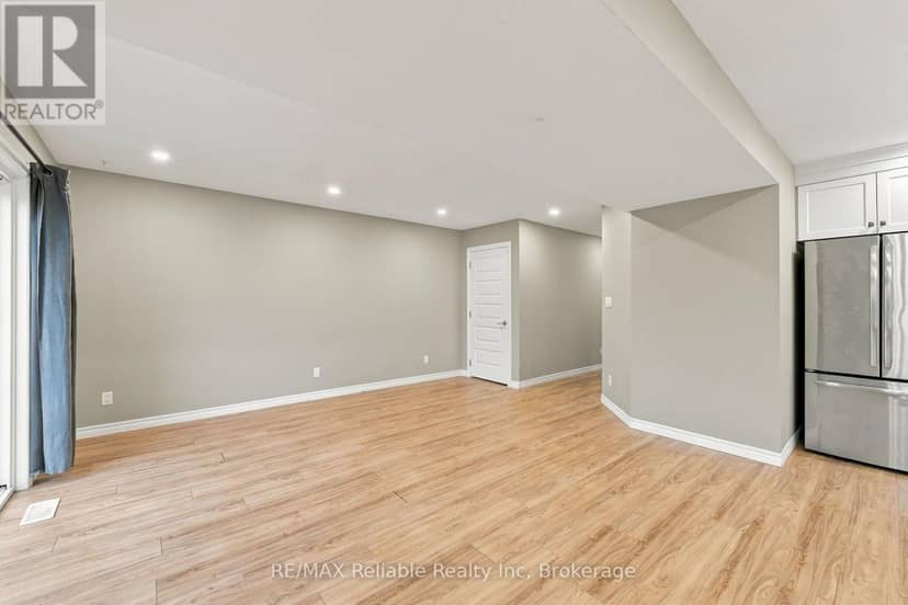 80 Huron Street — photo 11 of 38