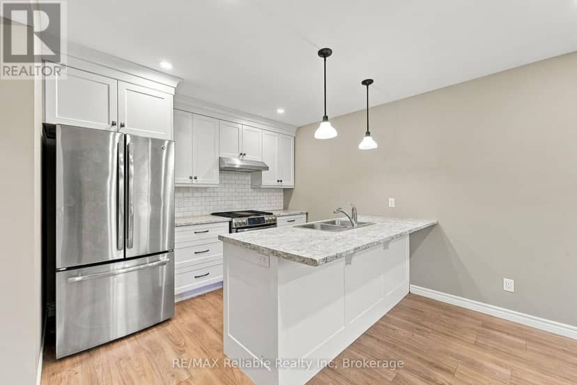 80 Huron Street — photo 16 of 38