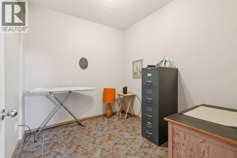 223 Rocky Ridge Close NW — photo 32 of 39