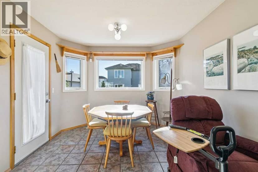 223 Rocky Ridge Close NW — photo 12 of 39