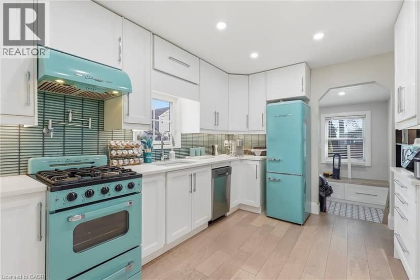 285 BEACH Boulevard — photo 15 of 40