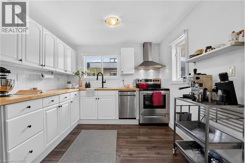 225 CHARLTON Avenue E — photo 20 of 40