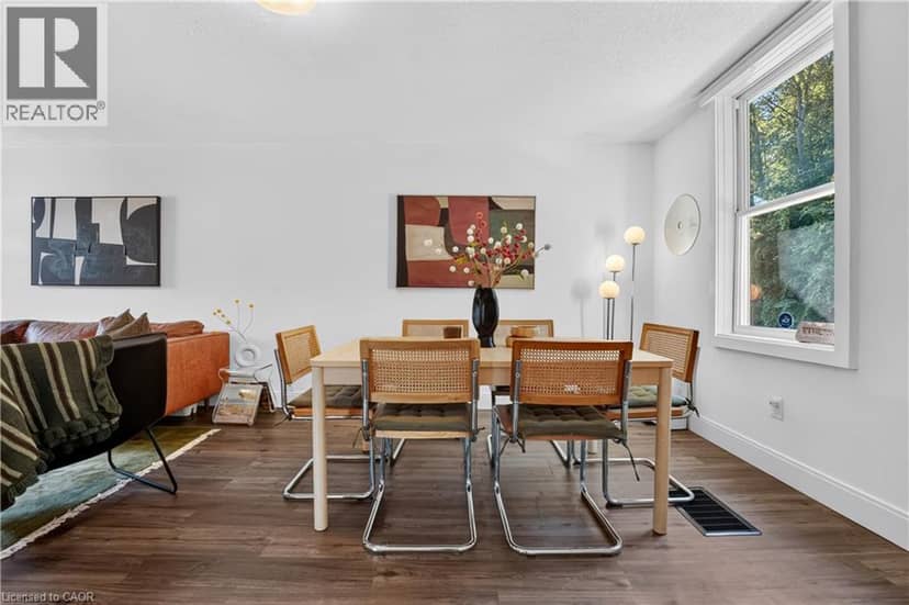 225 CHARLTON Avenue E — photo 3 of 40