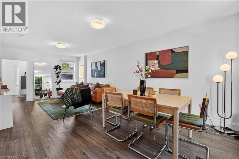 225 CHARLTON Avenue E — photo 4 of 40