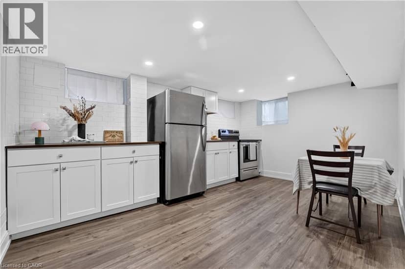 225 CHARLTON Avenue E — photo 27 of 40