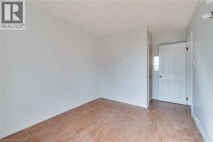 23 OAK Avenue — photo 34 of 40