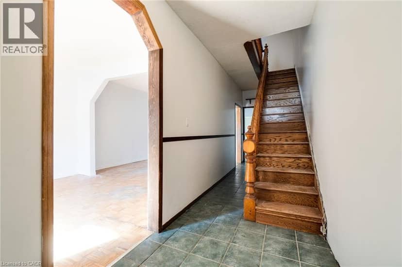 23 OAK Avenue — photo 7 of 40