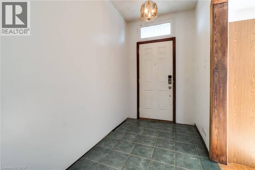 23 OAK Avenue — photo 5 of 40