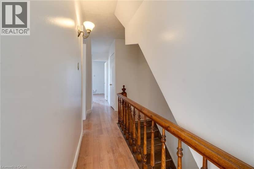 23 OAK Avenue — photo 31 of 40