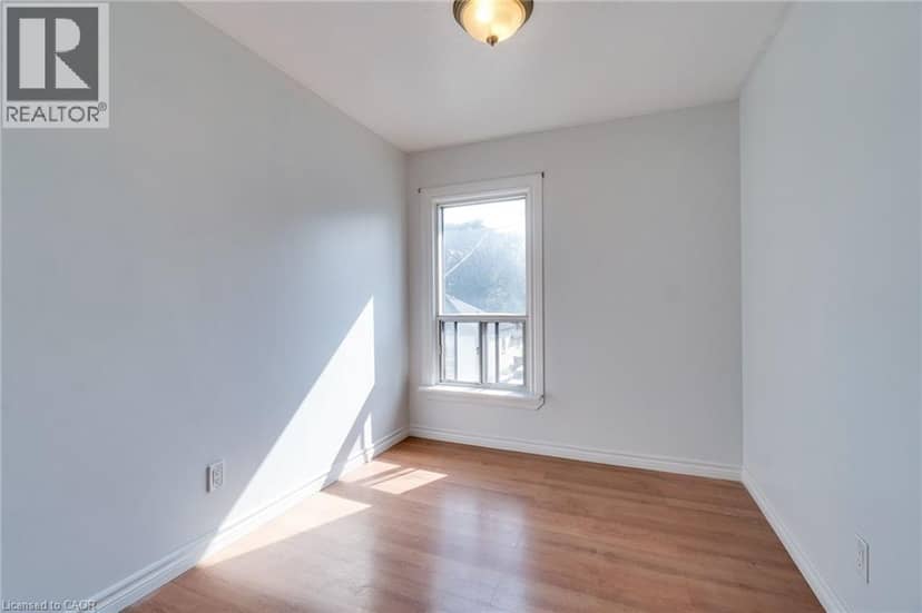 23 OAK Avenue — photo 35 of 40