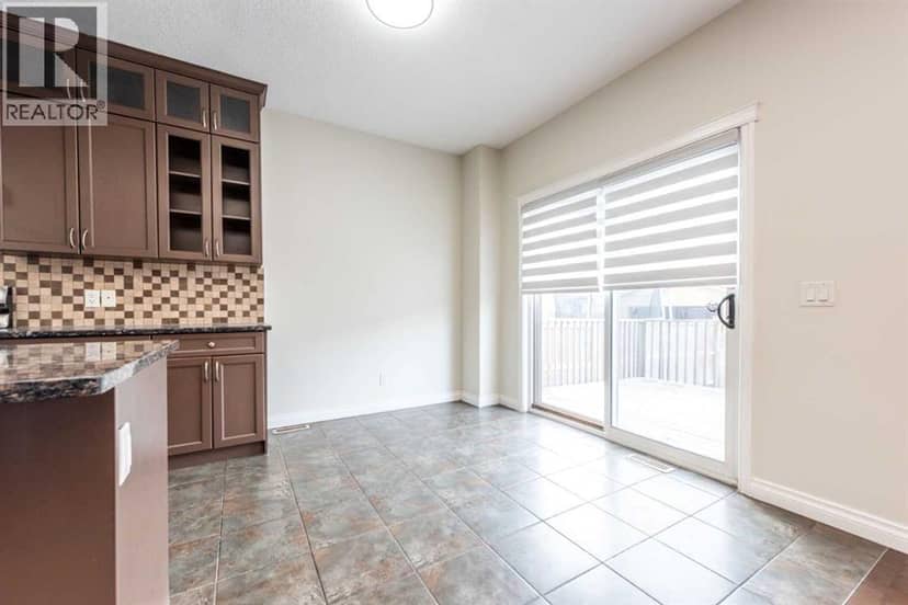 422 Taralake Way NE — photo 17 of 40