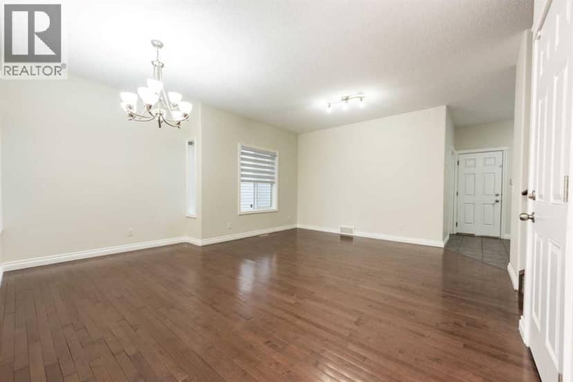 422 Taralake Way NE — photo 18 of 40