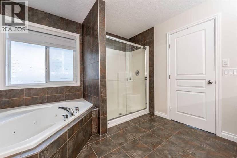 422 Taralake Way NE — photo 37 of 40