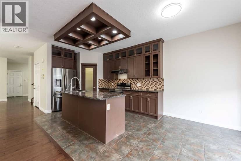 422 Taralake Way NE — photo 9 of 40