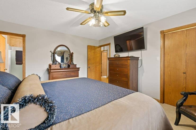 21 Lorne Cr — photo 29 of 40