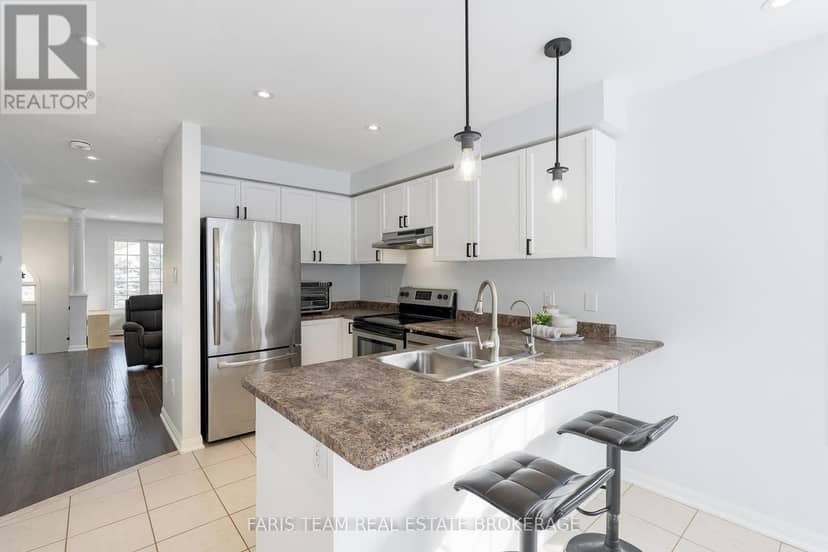 92 Wesley Avenue, Wasaga Beach, photo 7