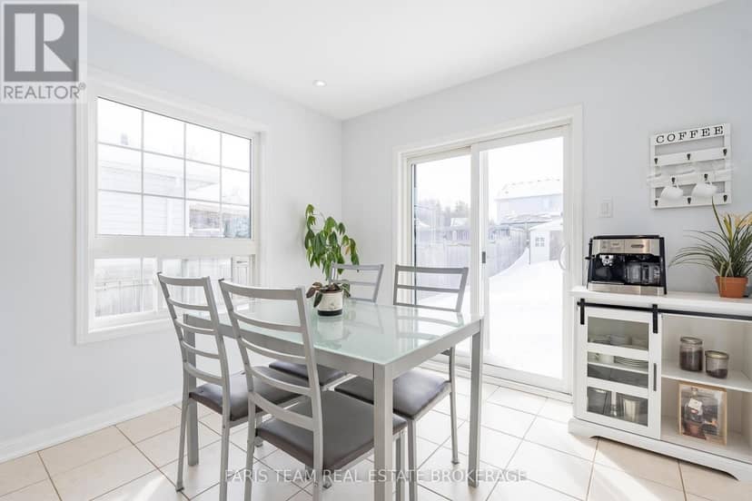 92 Wesley Avenue — photo 9 of 31
