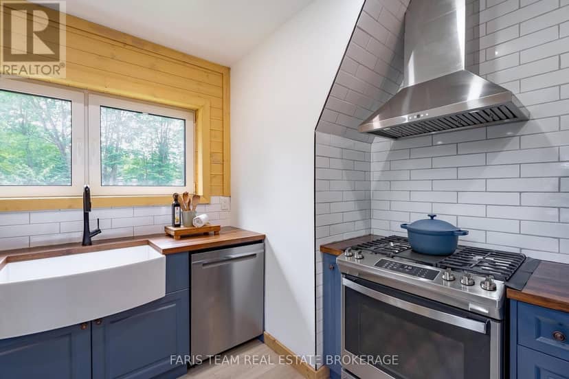 1490 Champlain Road, Tiny, photo 7