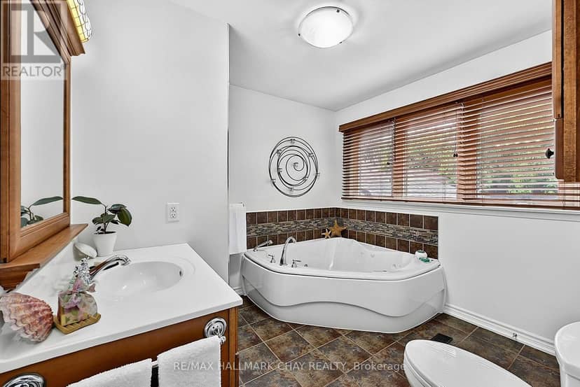 23 Marion Crescent — photo 13 of 33