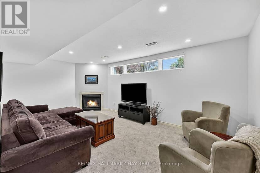 23 Marion Crescent — photo 17 of 33