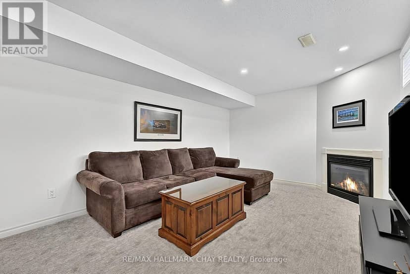 23 Marion Crescent — photo 18 of 33