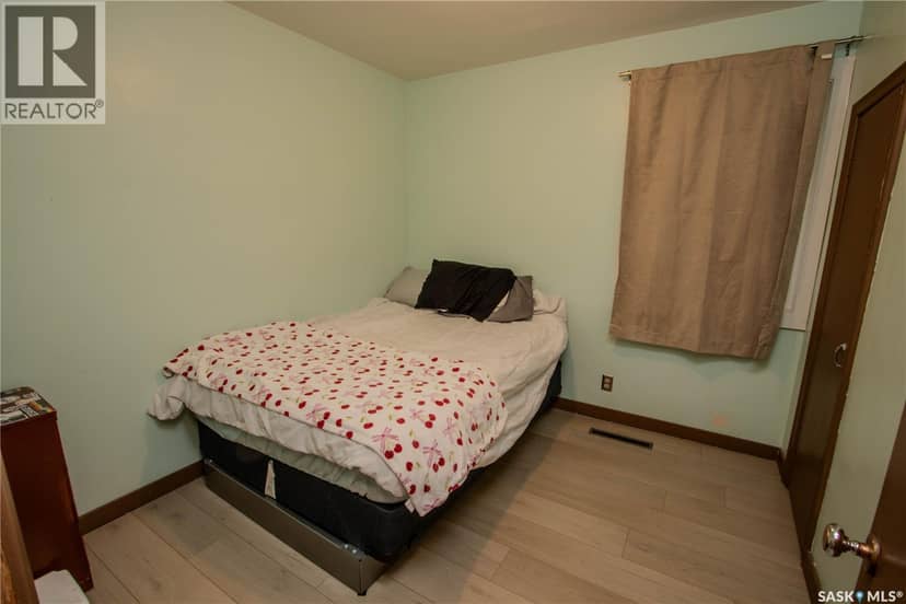 779 McTavish STREET — photo 9 of 23
