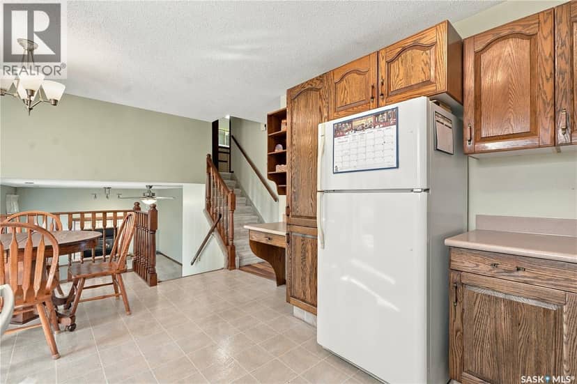 518 Bronson CRESCENT — photo 14 of 40