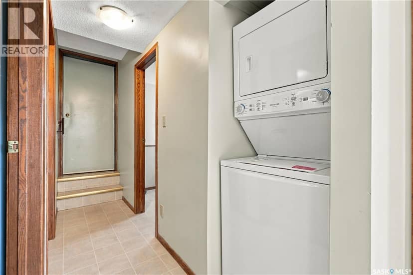 518 Bronson CRESCENT — photo 22 of 40